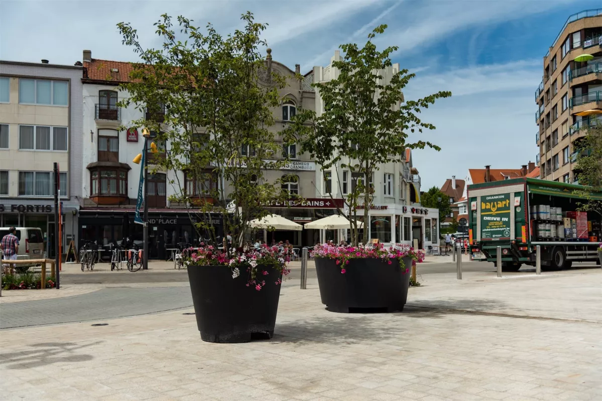 Panache Straatmeubilair Mobilier Urbain POC Curved Wortelverzorgingssysteem Système d'entretien des racines