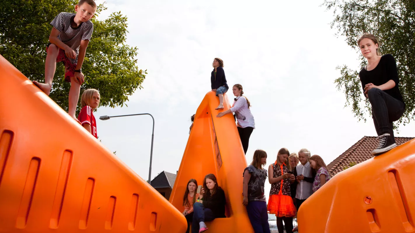 Panache  Straatmeubilair Mobilier Urbain speeltoestel aire de jeux Sattelite©
