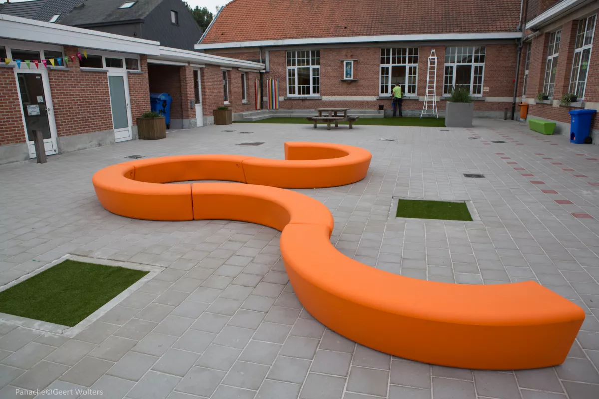panache straat meubilair mobilier urbain speelplaatsmeubilair meubles de cour de recreation outsider