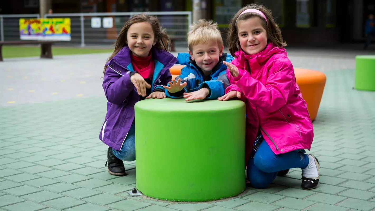 St.-Hiëronymusschool sint-niklaas Panache Straatmeubilair Mobilier Urbain zitbank banc Loop©