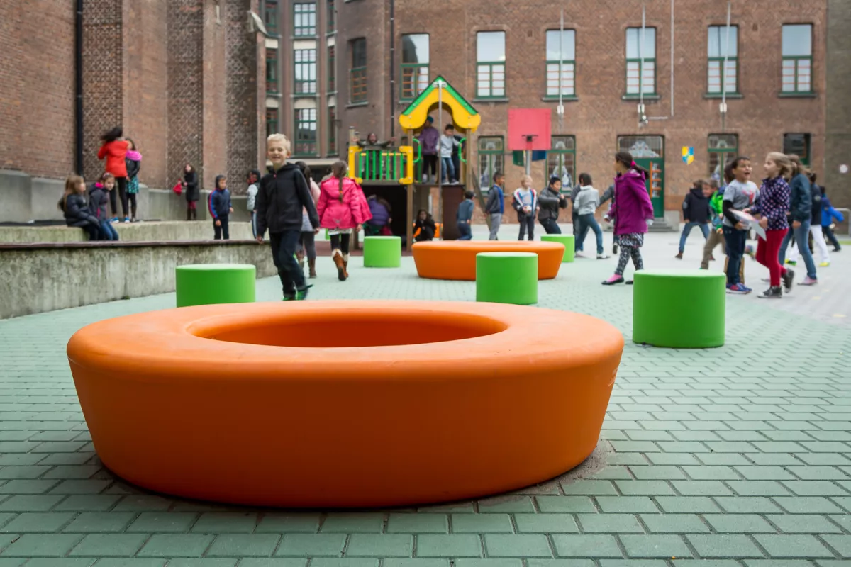 St.-Hiëronymusschool sint-niklaas Panache Straatmeubilair Mobilier Urbain zitbank banc Loop©