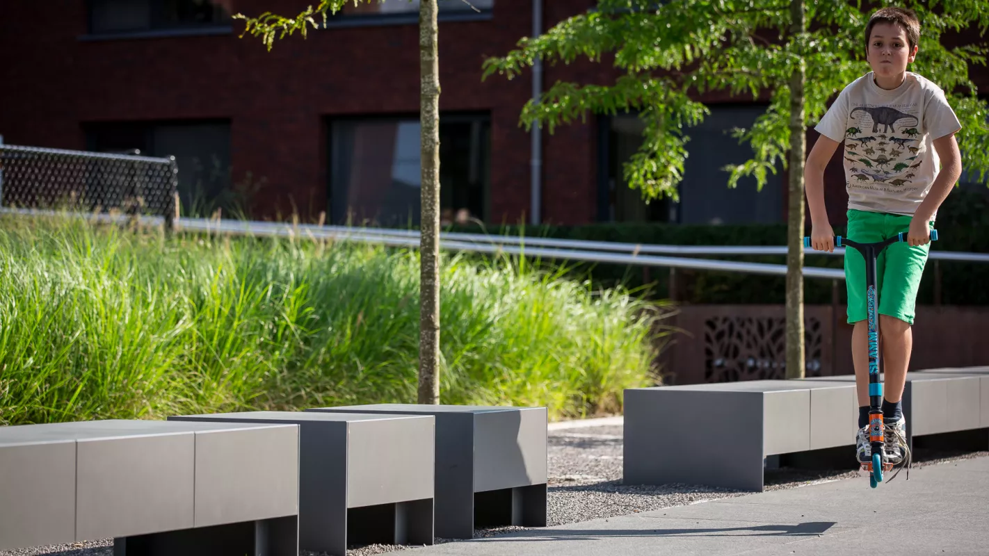 Panache Straatmeubilair Mobilier Urbain zitbank tafel banc table Passeparout Concrete©