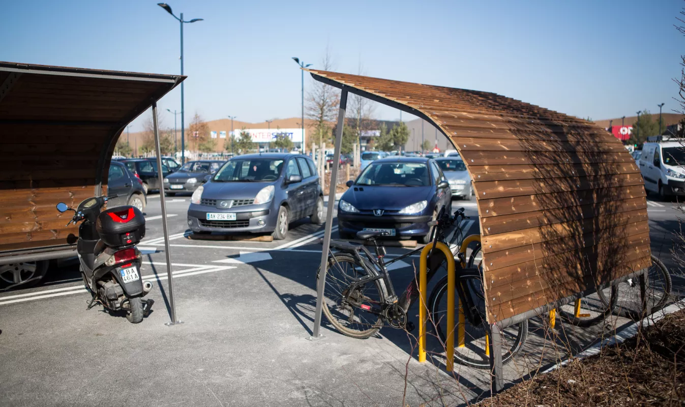 Panache Straatmeubilair Mobilier Urbain Nola Revet© fietsenstalling abris vélos