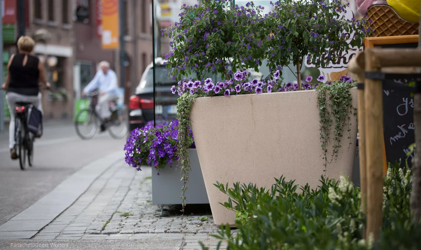 Panache Straatmeubilair Mobilier Urbain bloembak bac à fleurs L-planter©